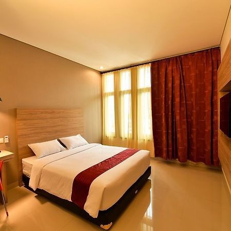 Cherry Homes Express Hotel Bandung Exterior photo