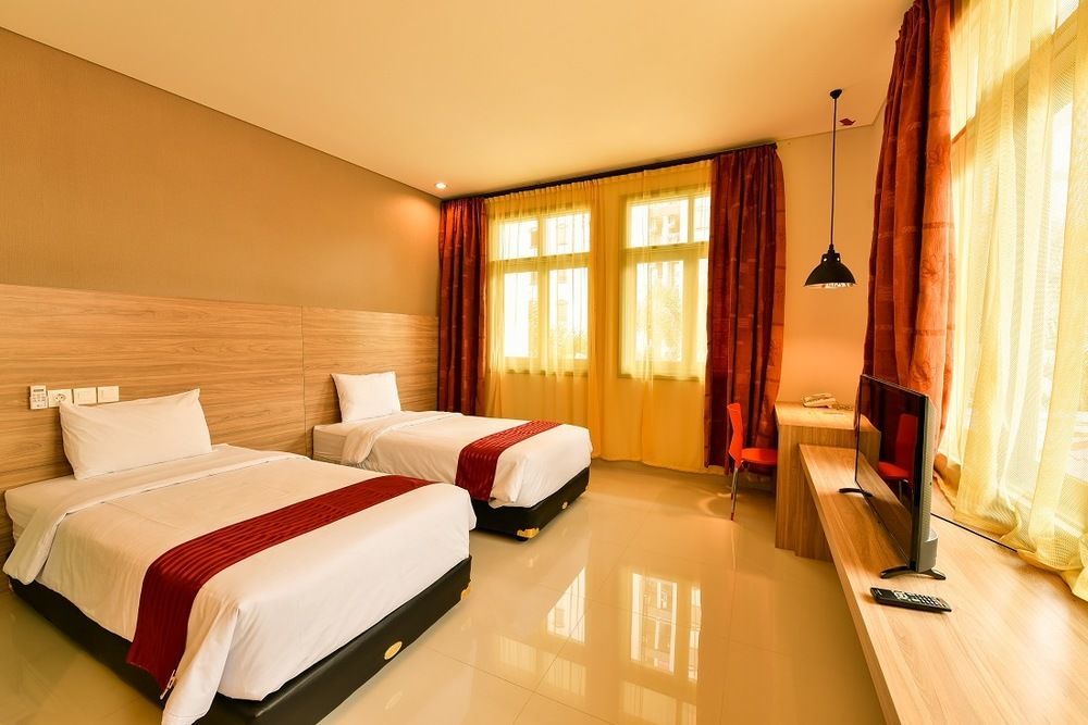 Cherry Homes Express Hotel Bandung Exterior photo